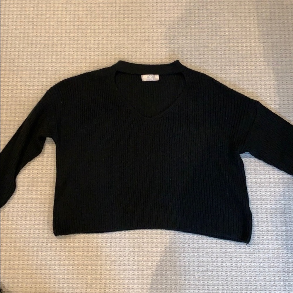LF Black cropped sweater with cutout